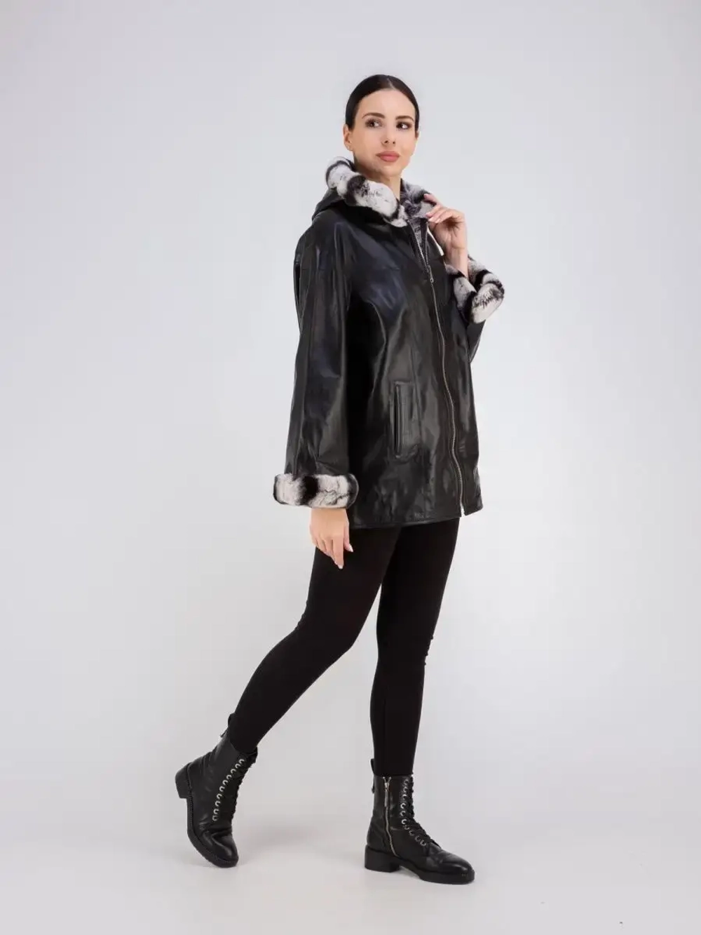 Куртка из натуральной кожи с капюшоном двустороннее