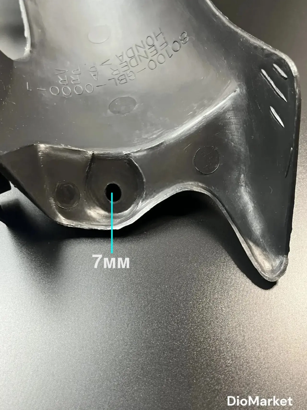 задний подкрылок (пластик) хонда дио 34/35 GBL/GBLK