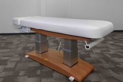 Электрический массажный стол SilverFox 2259