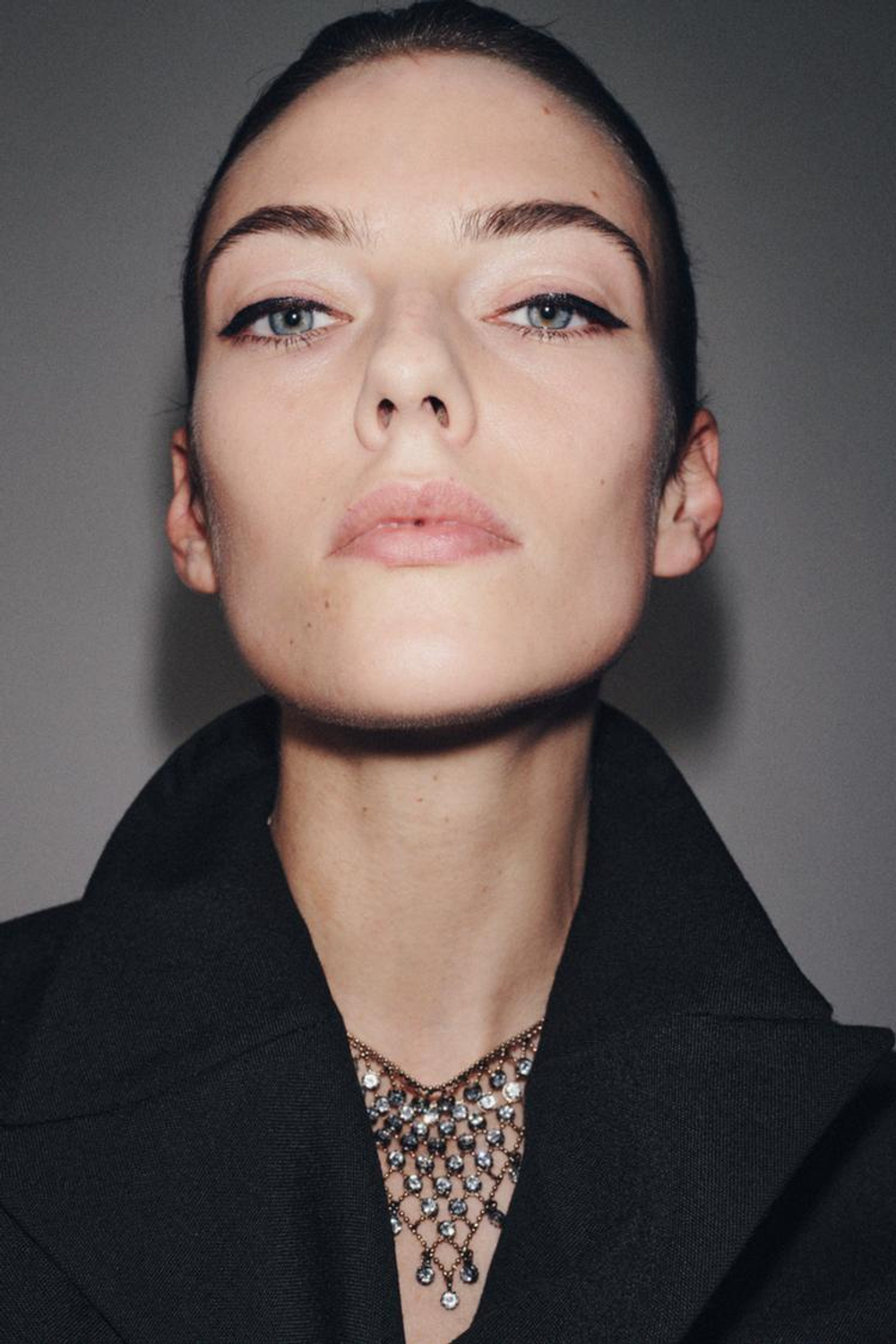 ZARA ОЖЕРЕЛЬЕ «ТРЕУГОЛЬНИК» СО СТРАЗАМИ, ЗОЛОТИСТЫЙ