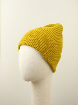 Шапка вязаная "Прогулка с корги", 100% шерсть ягнёнка, цвет оливковый.