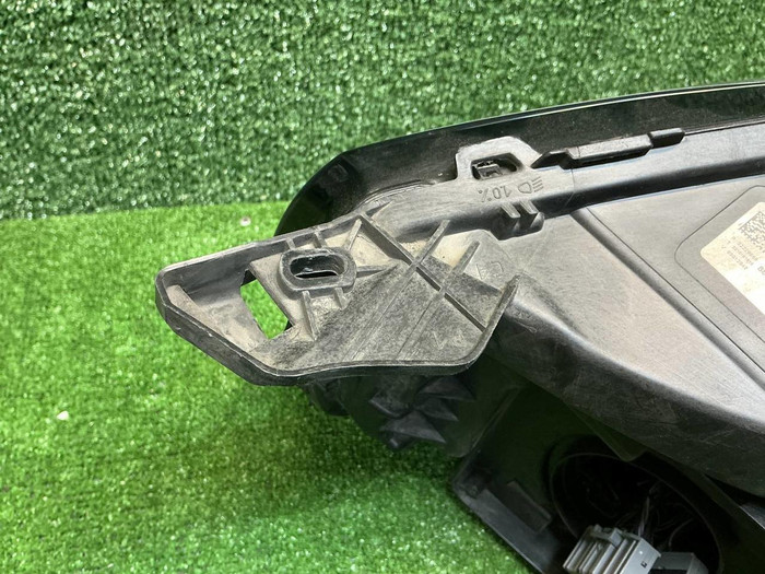 Фара правая Volvo XC90 2 (2014-2019) LED