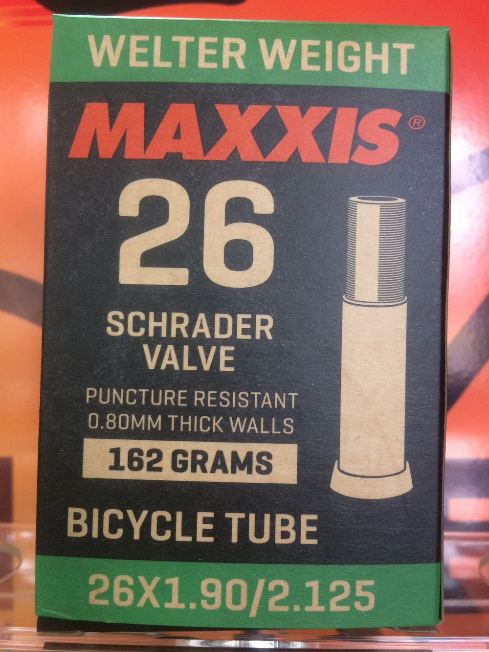 Камера Maxxis Welter Weight 26x2.125 авто нип. (IB67681000) Тайвань