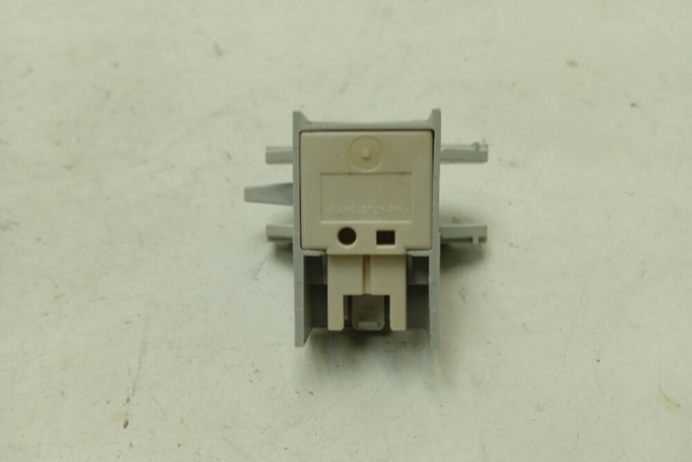 SRV53M00RU/06 ктп18 Сетевая кнопка для посудомоечной машины Bosch 9000474618 б/у