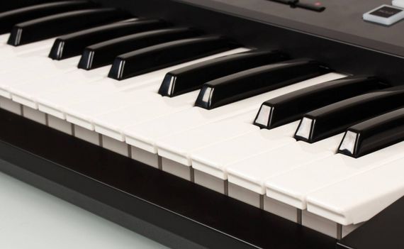 ROLAND FA-06 рабочая станция 61 клавиша