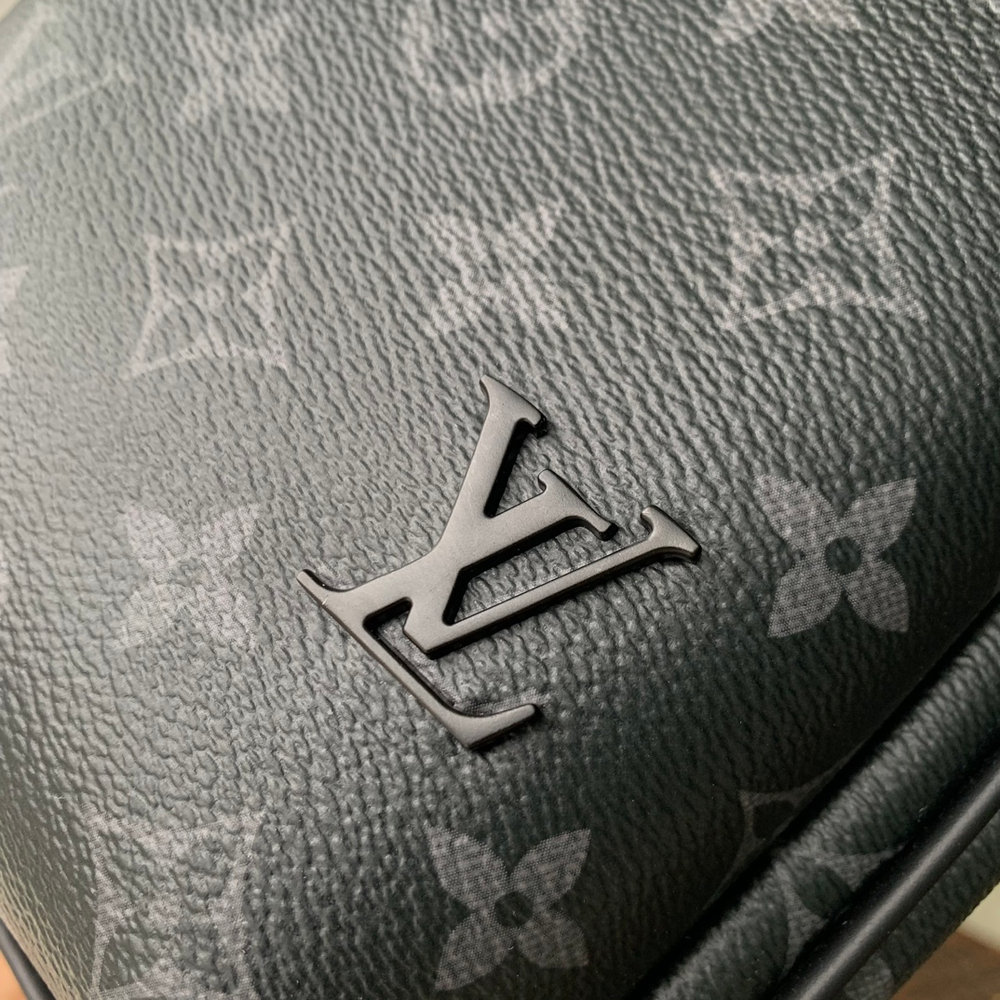Louis Vuitton Avenue Slingbag PM