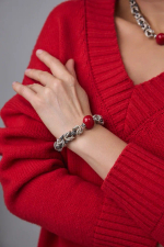 Браслет Византия биколор: серебро и графит с красным плоским жемчугом Майорка