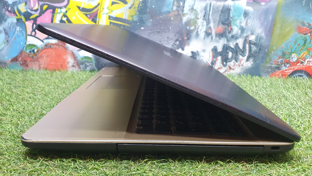 Ноутбук ASUS i5-6/16Gb/920MX 2Gb