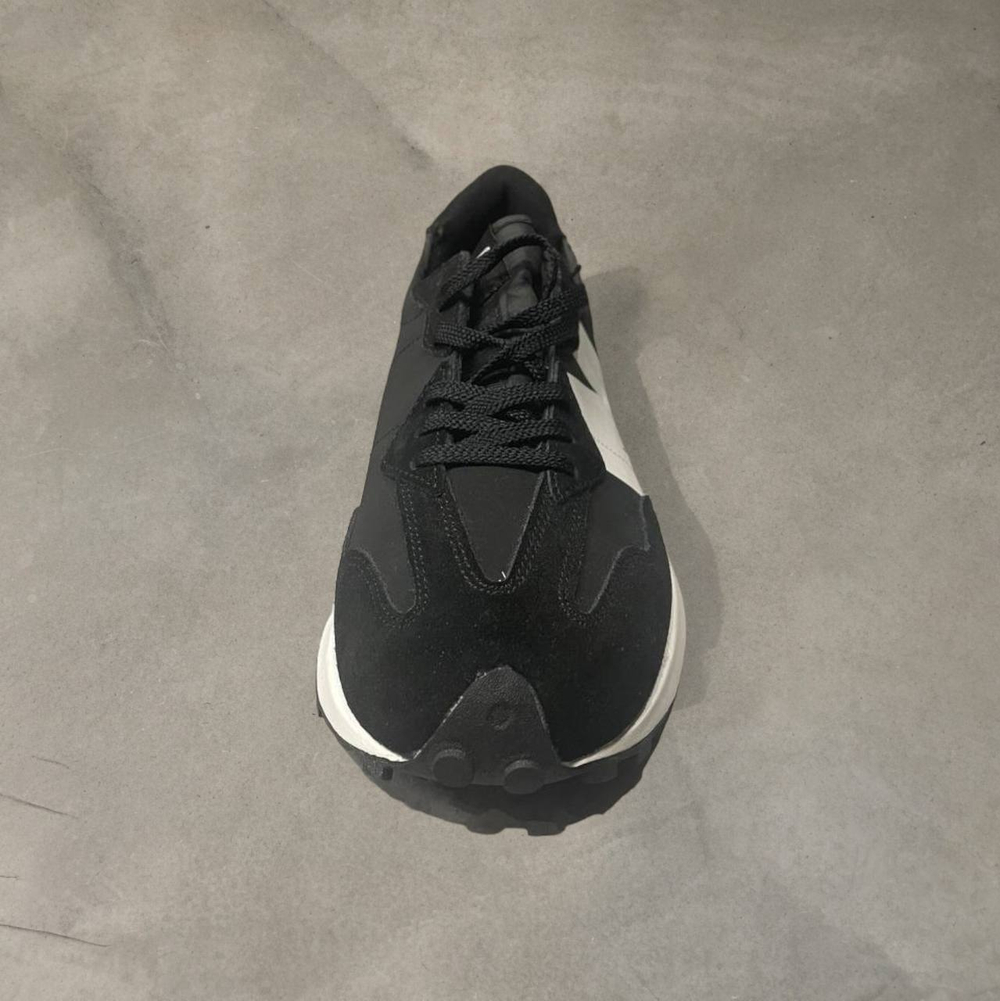 New Balance 327 • Black