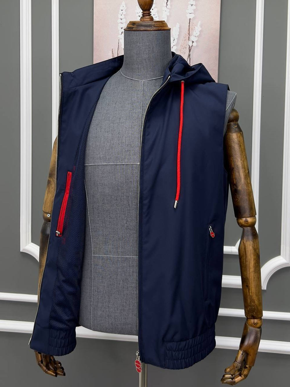 Безрукавка Kiton