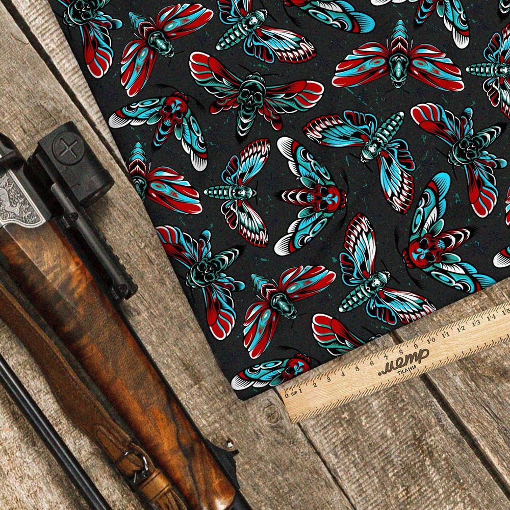 Ткань атлас красно-синие цикады на чёрном фоне