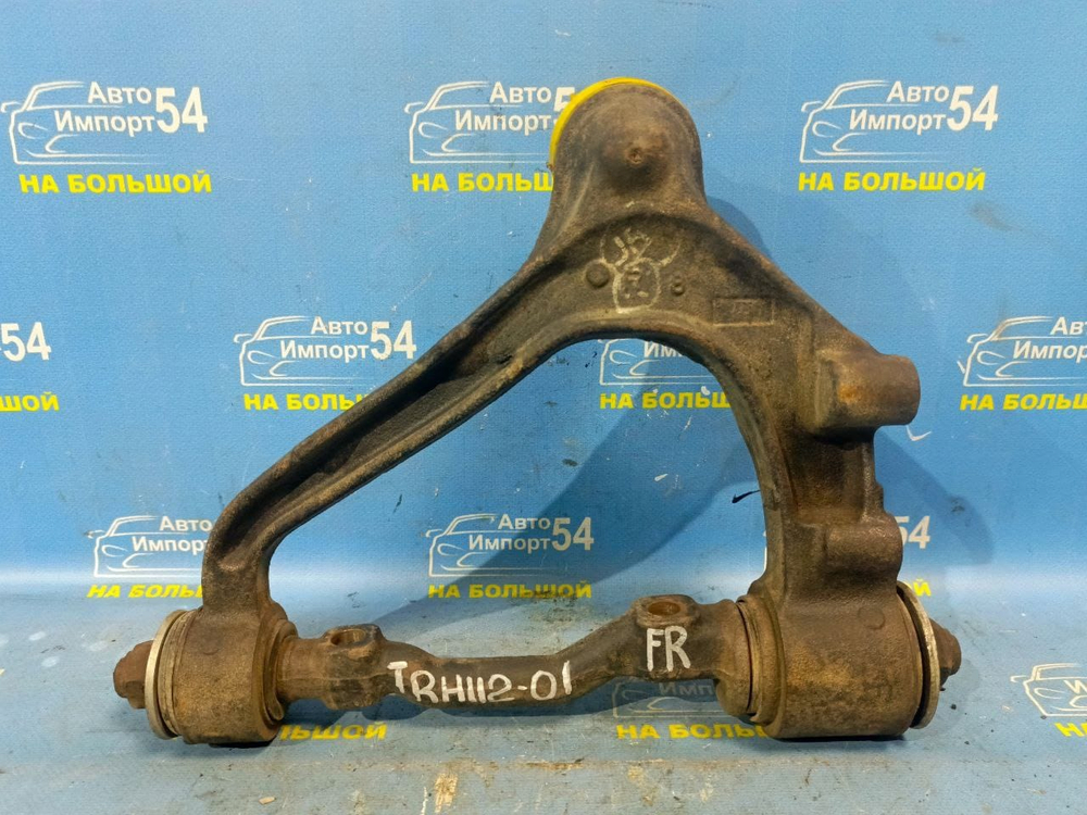 Рычаг передний правый TOYOTA HIACE 1994