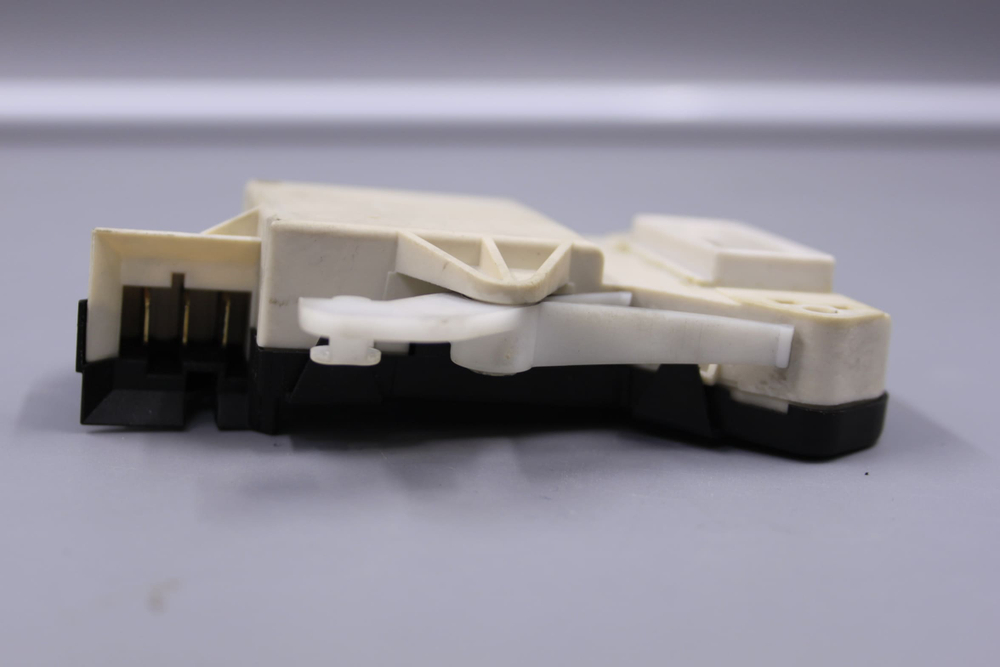 587572 Устройство блокировки люка (УБЛ) DE3527670 стиральной машины Miele