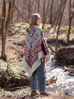 Пончо женское шерстяное с орнаментом