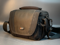 Сумка для фотоаппарата черная Lowepro