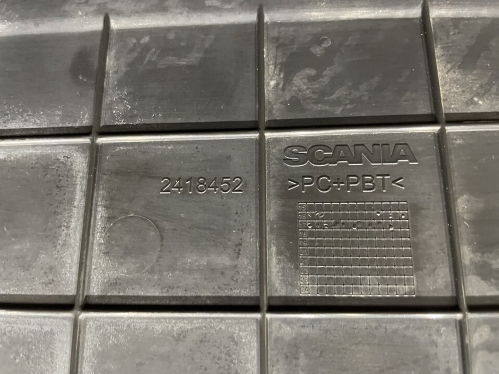 Подножка правая 2018г.