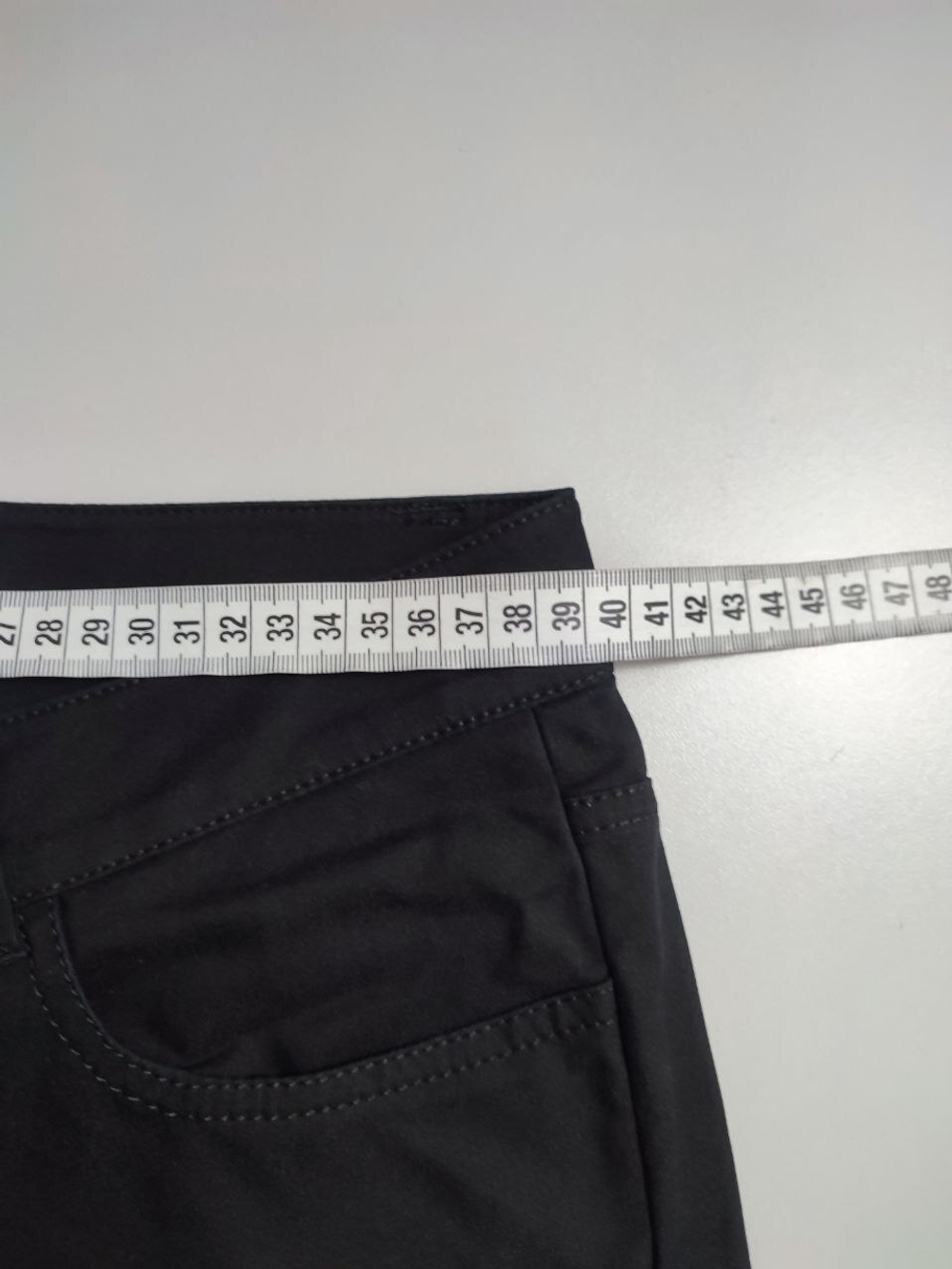 Брюки Armani Collezioni базовые 40 размер