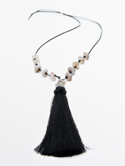 Massimo Dutti Ожерелье с подвеской-кисточкой и стразами, черный