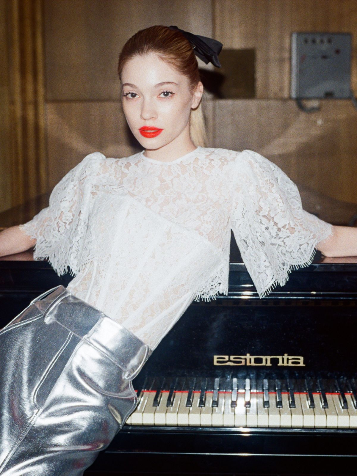 Топ корсетного типа из кружева