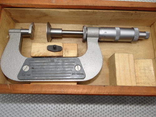 Микрометр типа МЗ-50 (25-50мм.) Цена деления 0,01мм. с хранения СССР Б/У, нет меры