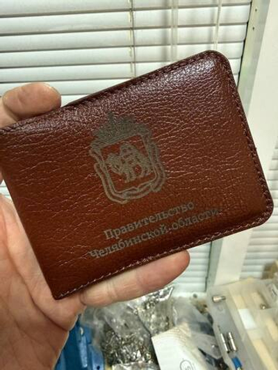 Обложка для удостоверения. Цвет: темно-коричневый (лама)