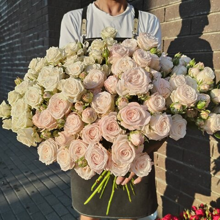 Букет  гигант из кустовы роз 19шт