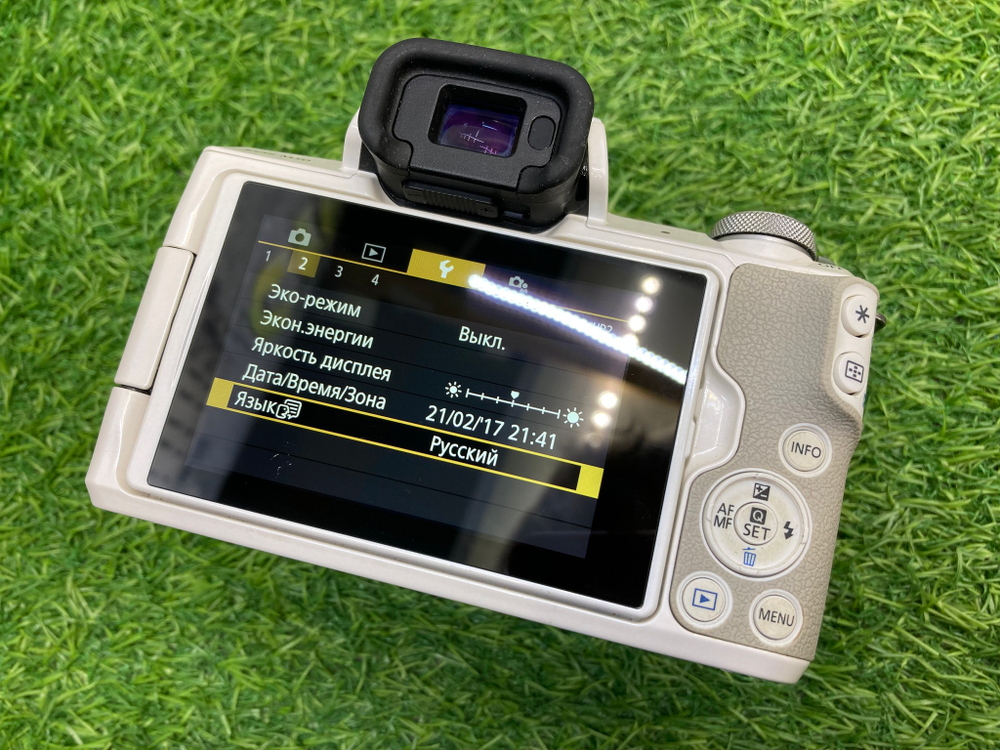 Canon EOS M50 Kit 15-45mm 3.5-6.3 IS STM