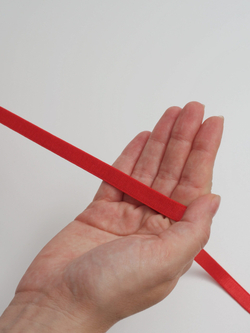 Резинка бретелечная красная глянцевая ширина 10 мм