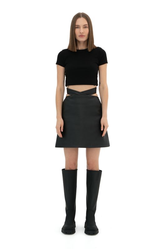 Мини юбка из эко кожи