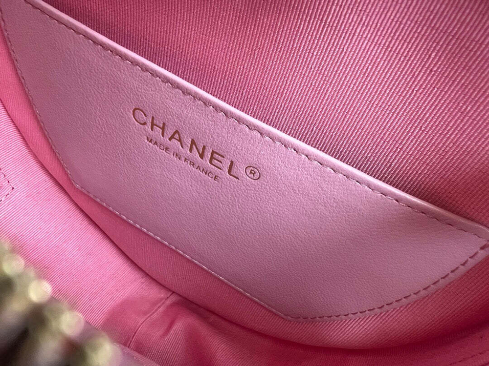 Chanel Heart Bag 18 cm