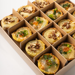 Бокс кишей семга-брокколи и груша-горгонзола