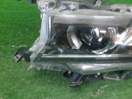 Фара левая Toyota Land Cruiser Prado 150 (2017-н.в.) LED