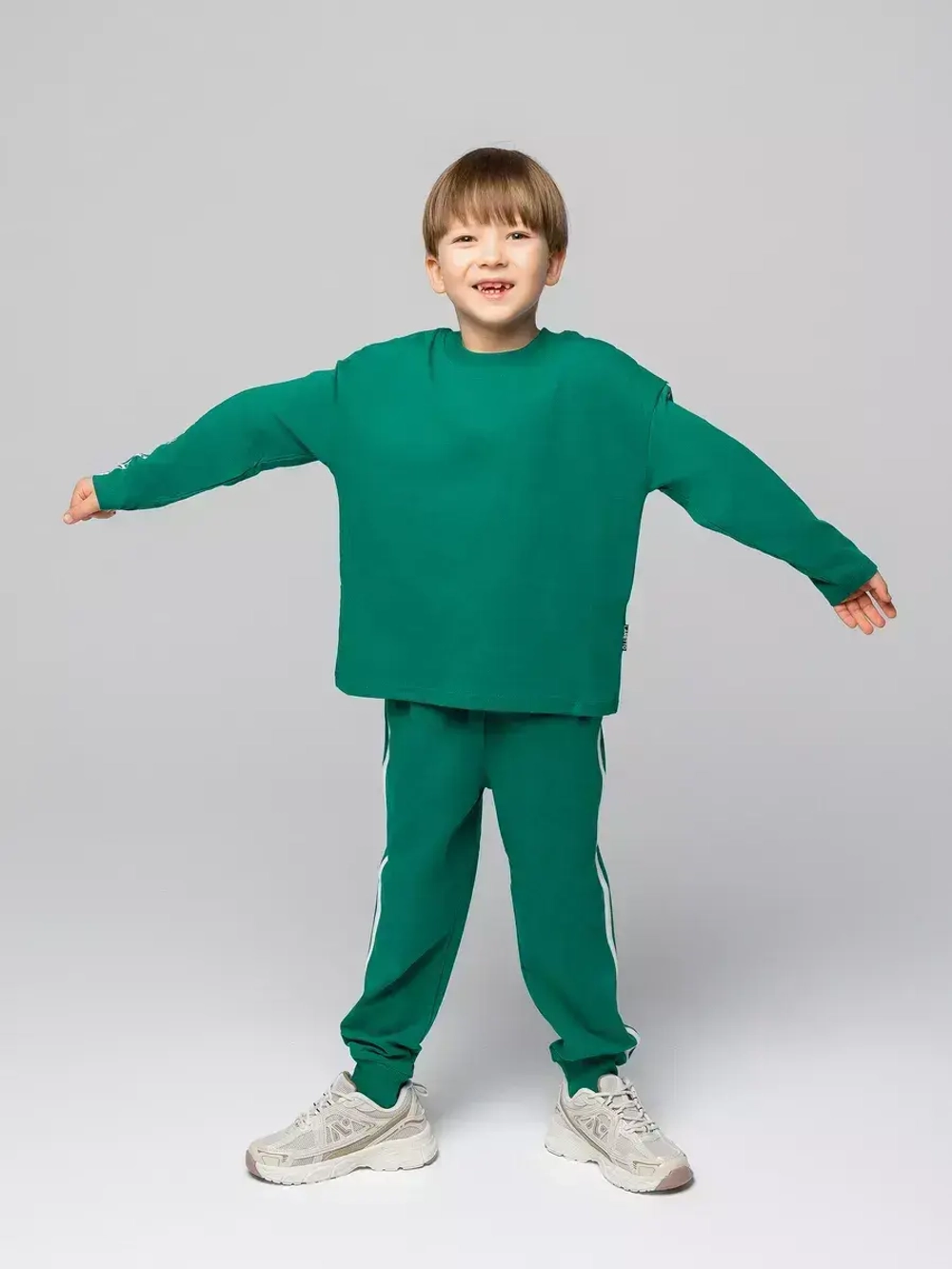 Спортивный костюм для мальчика в школу