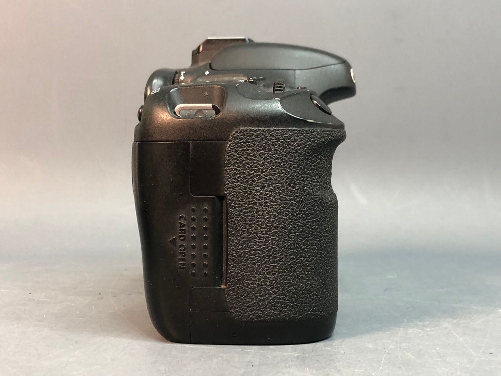 Canon EOS 7D 166.000 кадров, немного битых пикселей