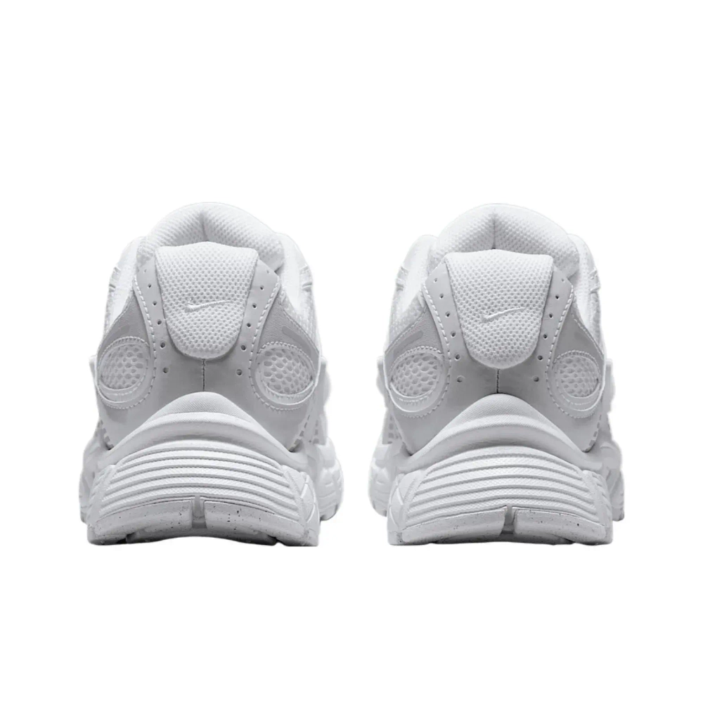 Женские кроссовки Nike V5 RNR 'White Metallic Silver' HQ7901-101