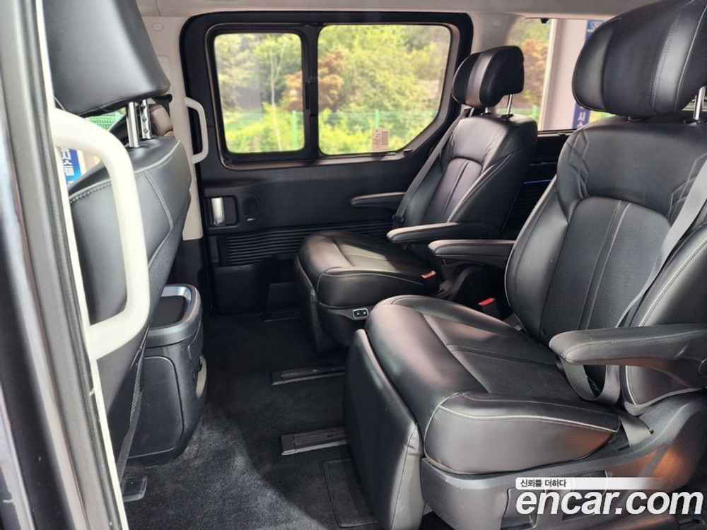 Hyundai Staria Lounge 7-и местный (09.2021)