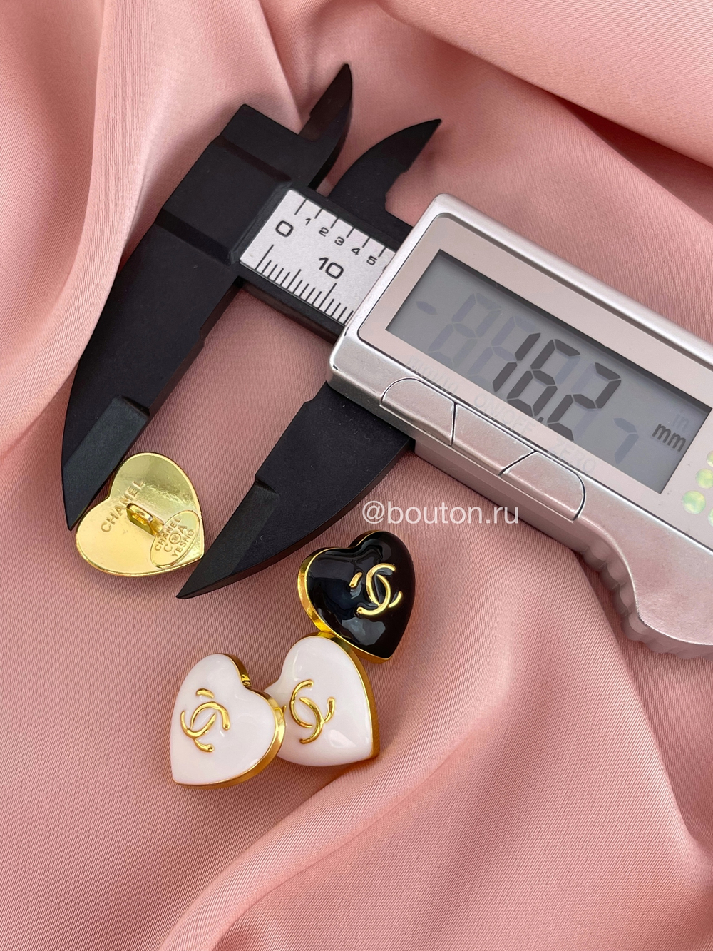 Пуговицы Шан. сердце белое золото 17 мм