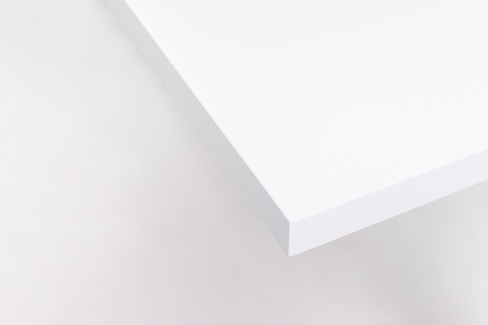 Регулируемый компьютерный стол Bazalt с регулировкой по высоте — столешница МДФ Белый