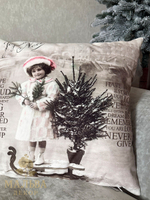 Наволочка декоративная "Девочка и елка" 45x45см