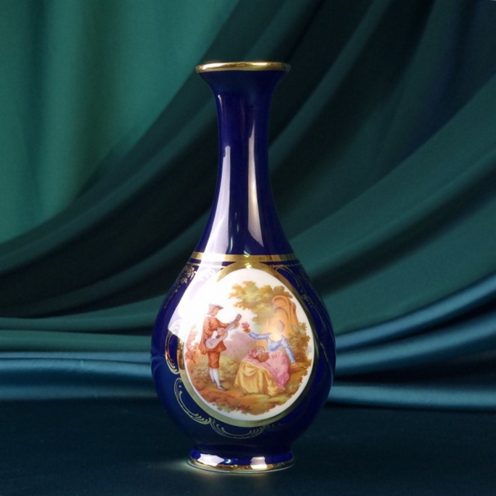 Ваза в дворцовом стиле