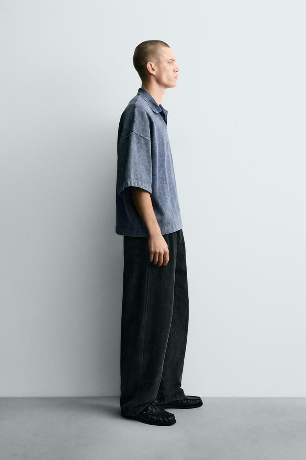 ZARA ПОЛО ИЗ РЕЛЬЕФНОЙ ТКАНИ С ЭФФЕКТОМ ПОТЕРТОСТИ, СИНИЙ