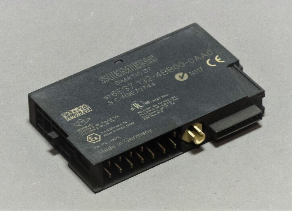SIEMENS 6ES7132-4BB00-0AA0