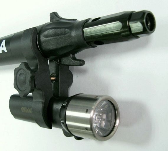 Адаптер пластиковый для крепления фонаря к ружью Scorpena