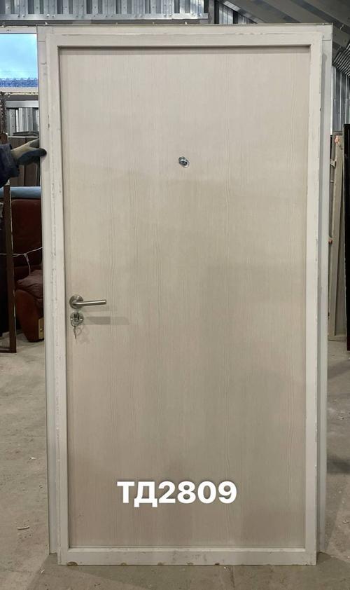 Дверь металлическая Б/У 207(в) х 102(ш) Входная