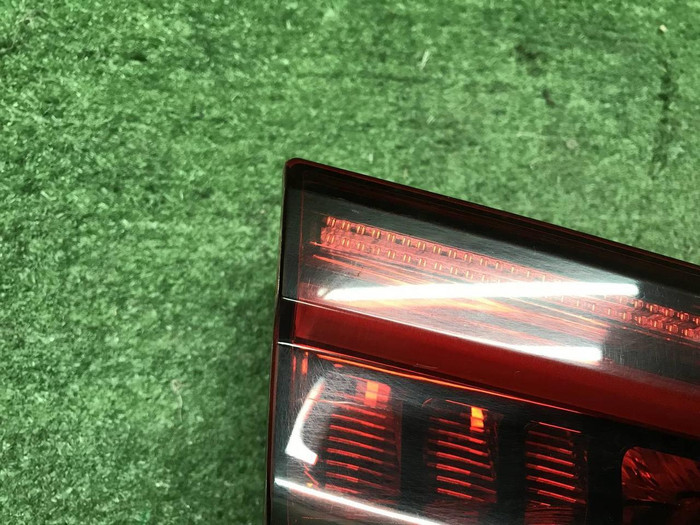 Фонарь левый внутренний Audi A4 B9 (15-20) седан