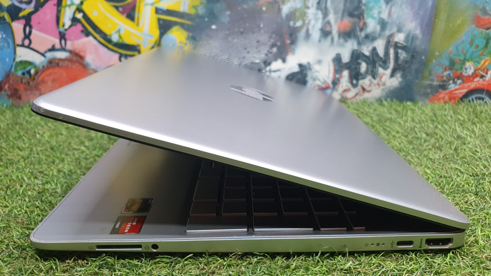 Ноутбук HP Ryzen 5/8Gb/FHD