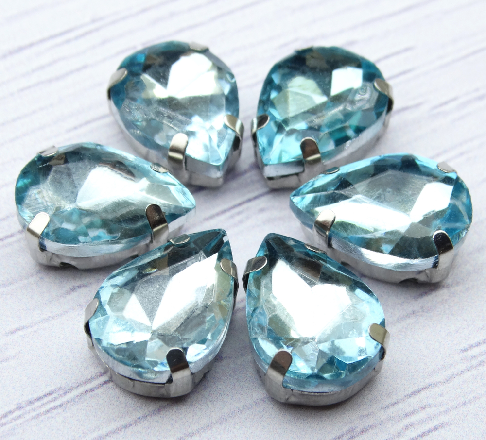 АЦ040НН1014 Хрустальные стразы формы "капля" в цапах, цвет: светло-голубой, 10х14 мм, 5 шт.
