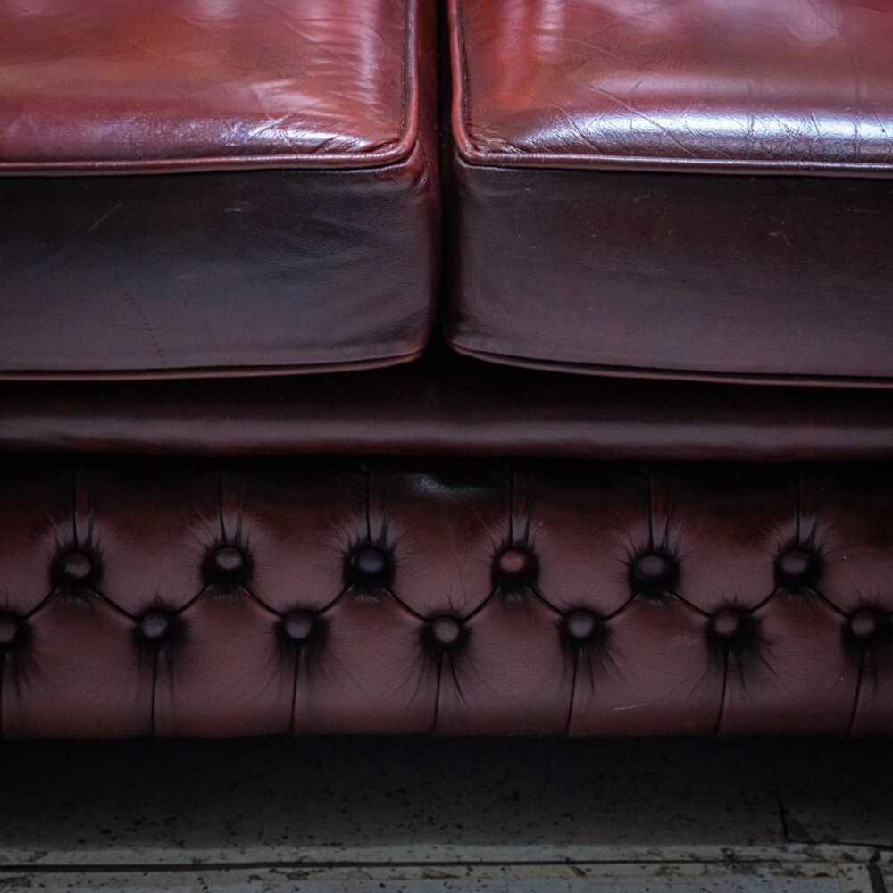 Диван в стиле Честерфильд