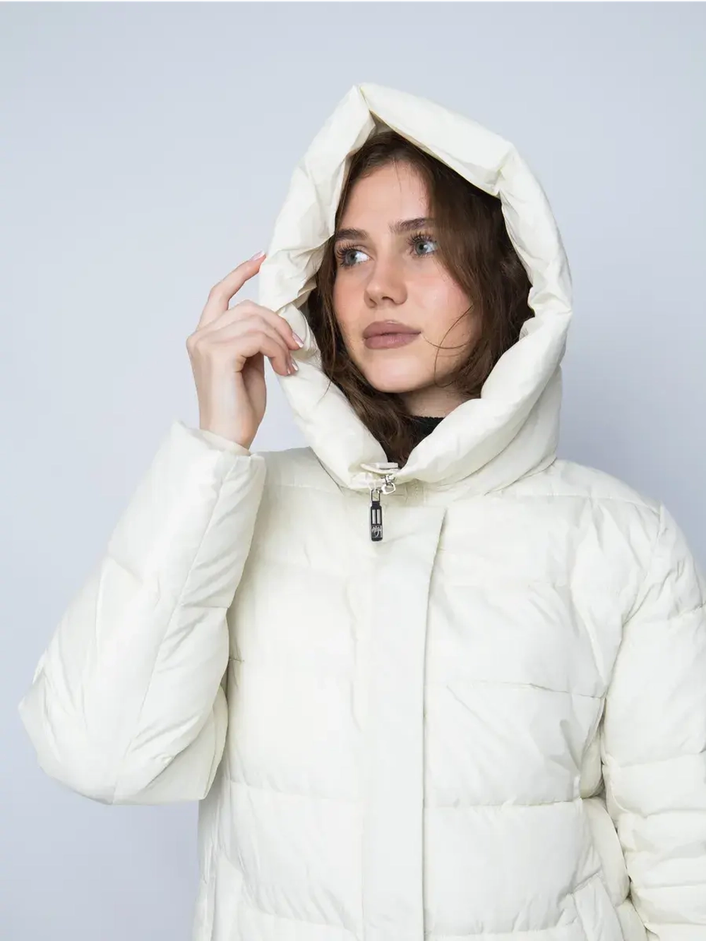 Куртка зимняя удлиненная с капюшоном