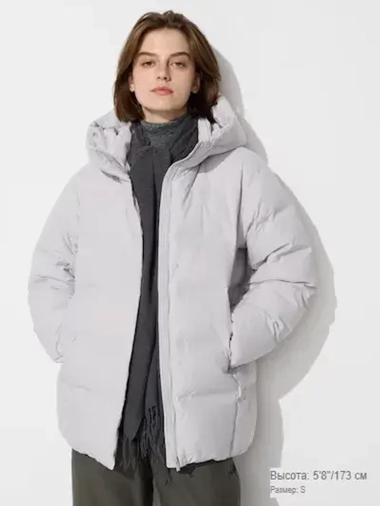 UNIQLO БЕСШОВНЫЙ ПУХОВИК, СВЕТЛО-СЕРЫЙ